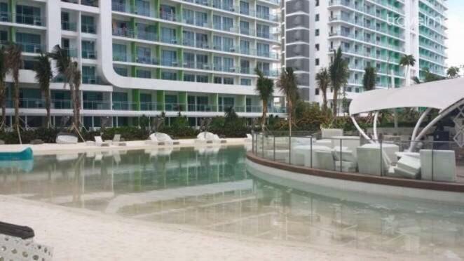 Azure Resort Cheap Apartments With View And Balcony By Lc Manila Exterior photo