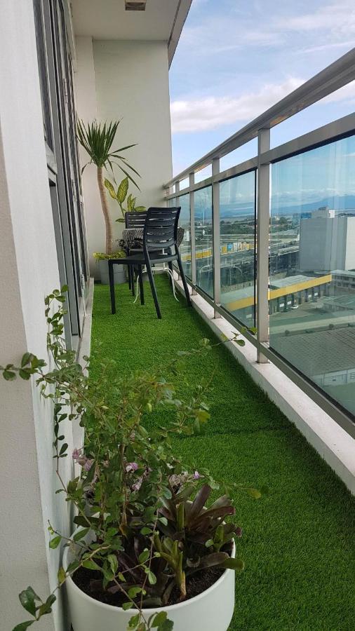 Azure Resort Cheap Apartments With View And Balcony By Lc Manila Exterior photo